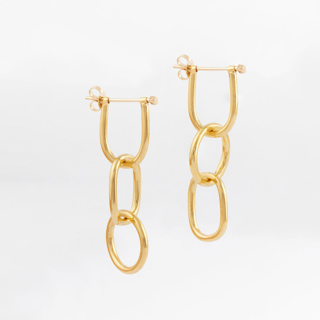 Gold plated chain earrings in 3 links