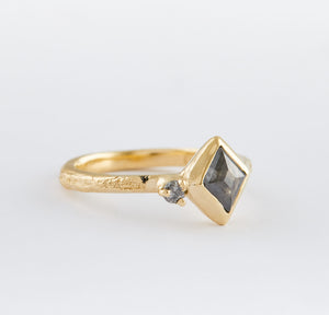 Solid 9ct yellow gold ring with kite salt and pepper diamond, and side s&p diamond
