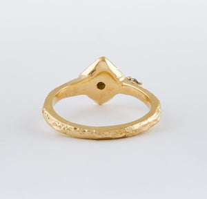 Solid 9ct yellow gold ring with kite salt and pepper diamond, and side s&p diamond