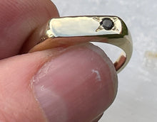 Load image into Gallery viewer, 9ct yellow gold signet- thin
