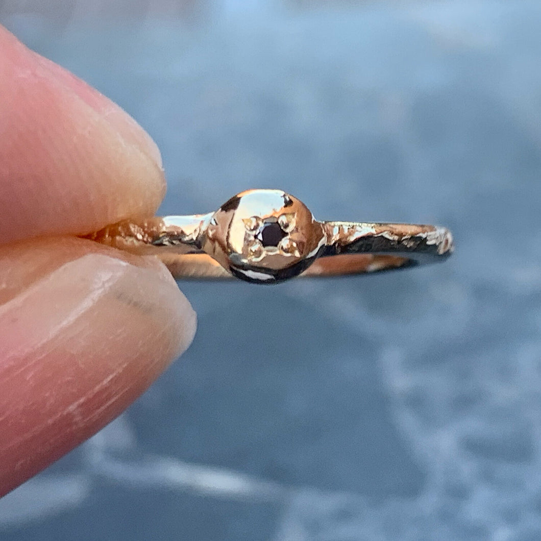 9ct gold ring with black diamond
